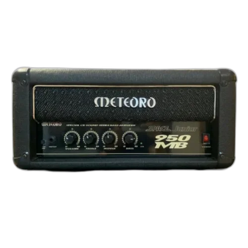 Cabeçote Meteoro Space Bass Jr. 950 MB para Contrabaixo com Chave -10dB para Ativo EQ 3 Bandas (Graves, Médios, Agudos) Effect Loop (Send/Return) Aux In para Backtrack Saídas para Caixa Externa